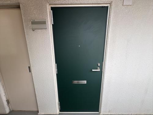 玄関扉(廊下から撮影)