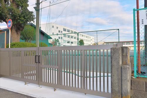 横浜市立中沢小学校まで750m