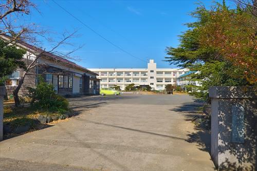 三浦市立初声小学校まで1630m