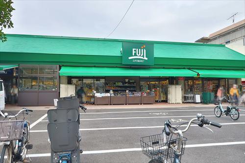 Fuji新桜ヶ丘店まで740m