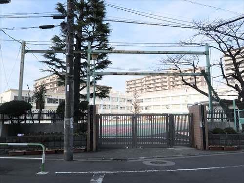 北区立第四岩淵小学校まで490m