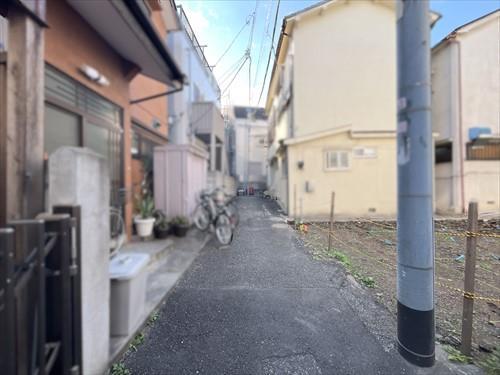 南西側前面道路（幅員約4ｍ）