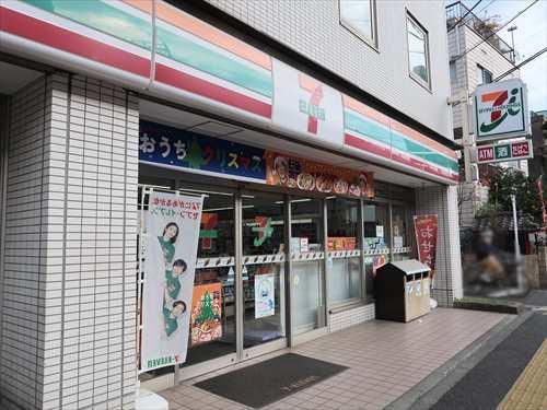 セブンイレブン北区上中里2丁目店210m