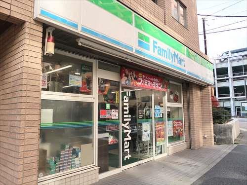 ファミリーマート月島三丁目店440m