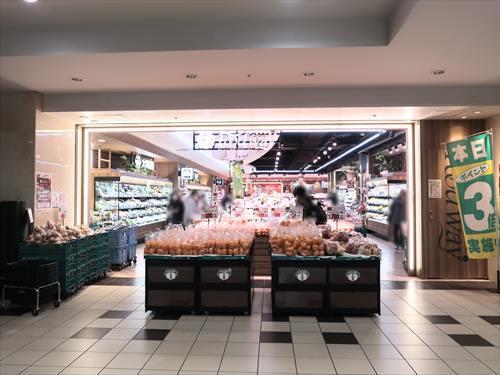 フードウェイ上大岡mioka店1400m