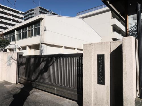 横浜市立南吉田小学校まで240m