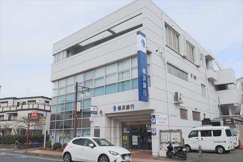 横浜銀行片瀬支店まで660m
