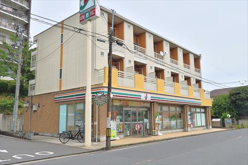 セブンイレブン横浜菅田町北店まで440m