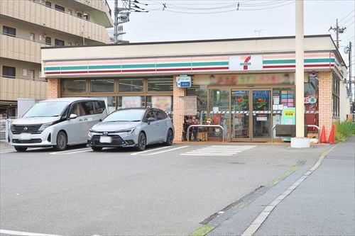 セブンイレブン横浜菅田町店まで580m