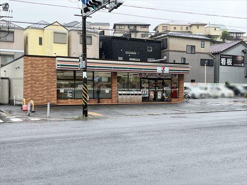 セブンイレブン横浜日野南2丁目店290m