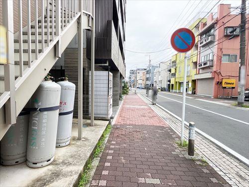 前面歩道