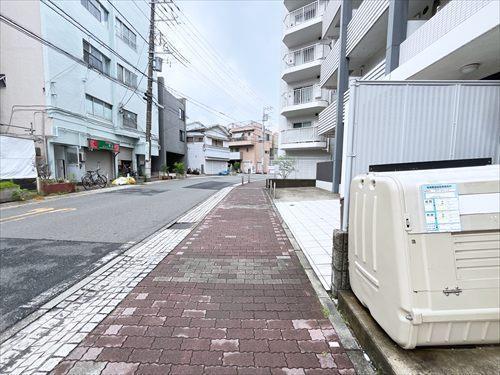 前面歩道