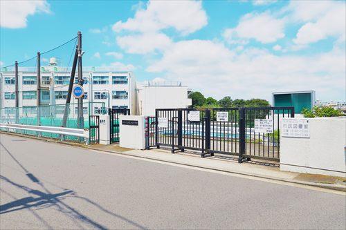 横浜市立南希望が丘中学校まで920m