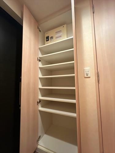 下足入