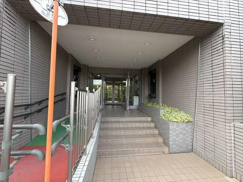 エントランス入口（2026年9月撮影）