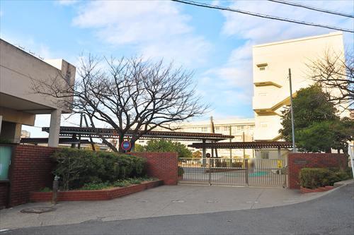 横浜市立西柴中学校まで770m