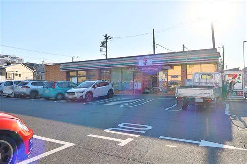 セブンイレブン横浜片吹店まで840m