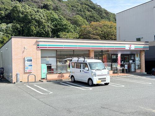 セブンイレブン横浜栄長倉町店860m