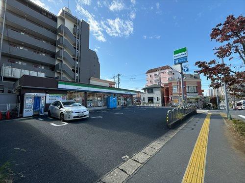 ファミリーマート我孫子駅北口店440ｍ