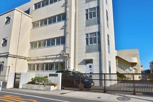 横浜市立原中学校まで1000m