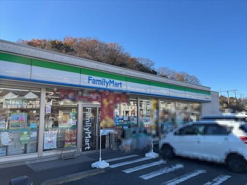 ファミリーマート二宮釜野橋店徒歩5分