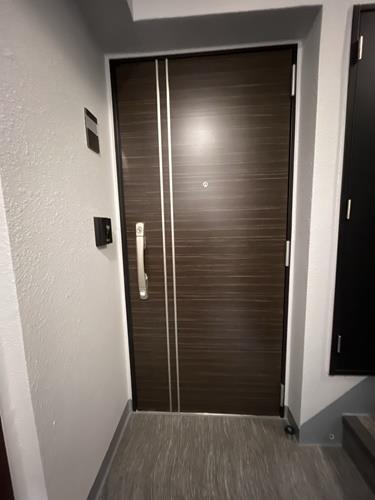 2階～5階各住戸の玄関部分