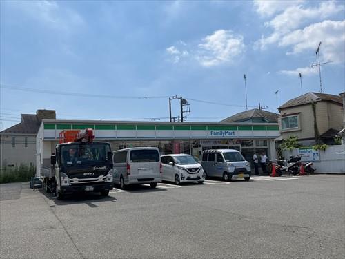 ファミリーマート橋戸3丁目店まで220m