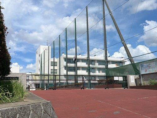 横浜市立小山台中学校まで1290m