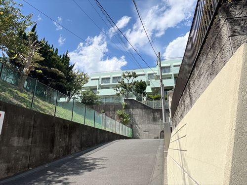 横浜市立本郷台小学校まで790m