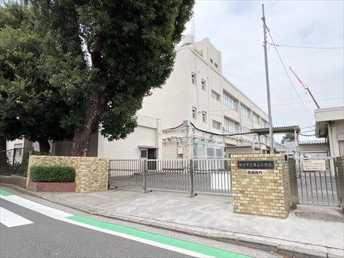 横浜市立瀬谷小学校まで730m