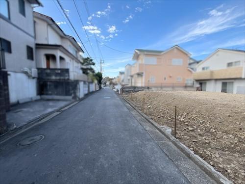 前面道路（物件・右）
