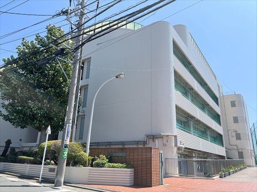 横浜市立平楽中学校まで820m