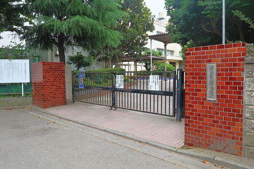 横浜市立原小学校まで620ｍ