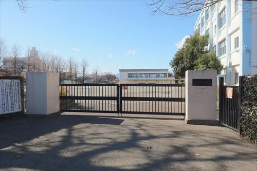 大和市立草柳小学校まで510m