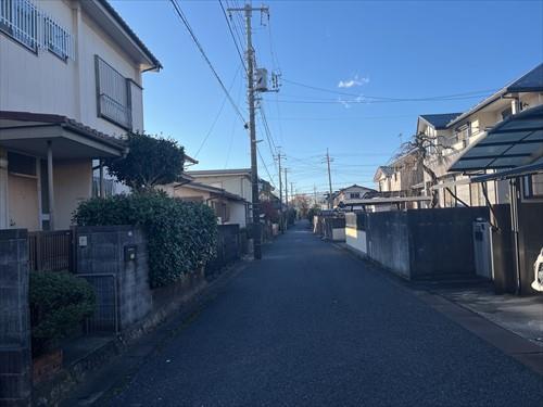 前面道路（東側から撮影）