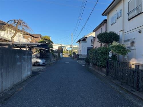 前面道路（西側から撮影）