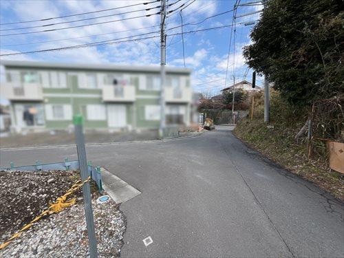 前面道路（2026年2月撮影）