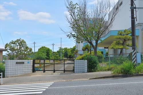 藤沢市立駒寄小学校まで690m