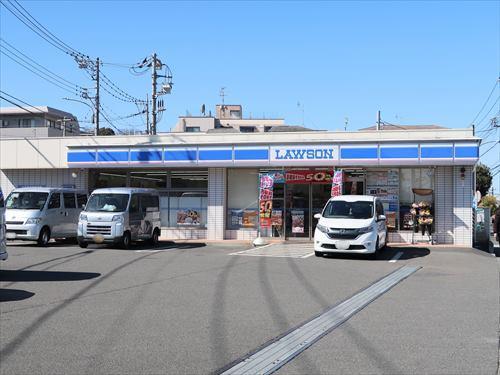 ローソン緑三保町店まで270m