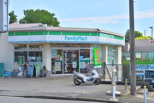 ファミリーマート都筑加賀原店780m