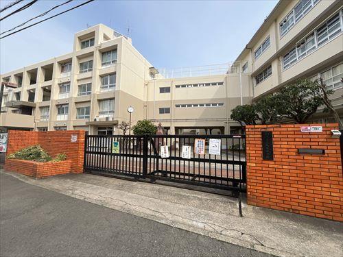 ｢向丘中学校｣まで徒歩15分