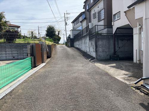 前面道路（対象地：右側）
