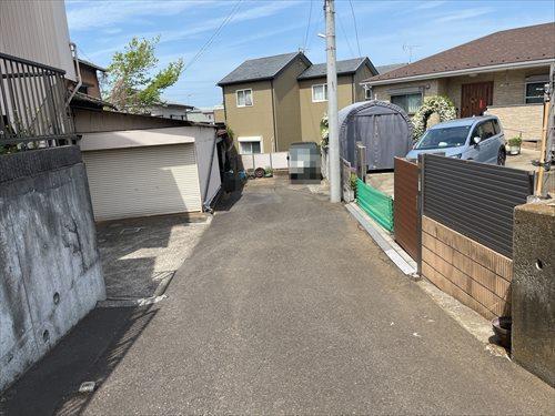 前面道路（対象地：左側）