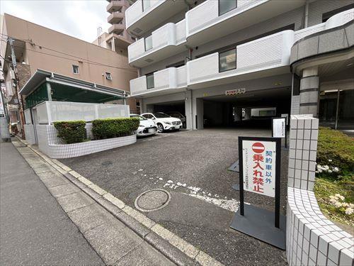 駐車場出入口