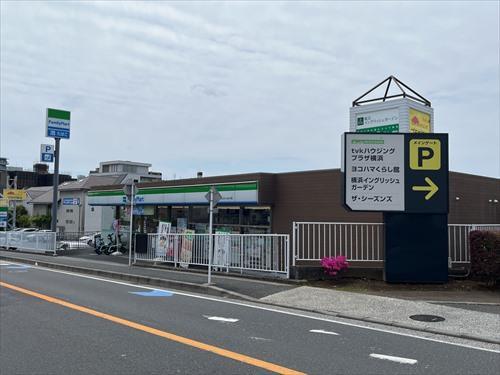 ファミリーマートtvk店まで290ｍ