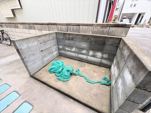 ごみ置場
