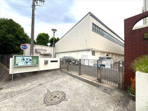 横浜市立中尾小学校まで850ｍ