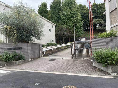 上の宮中学校まで徒歩5分