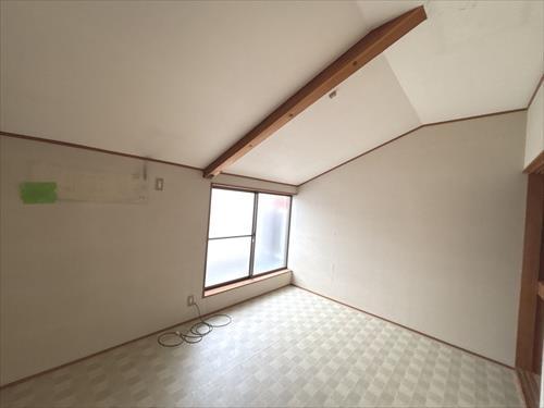 南側屋根裏です。