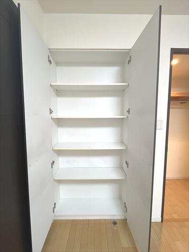 洋室１　クローゼット